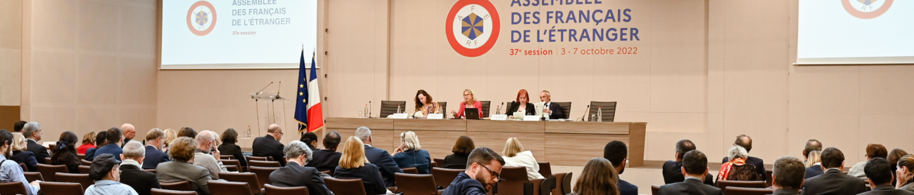 Résolutions, motions et avis